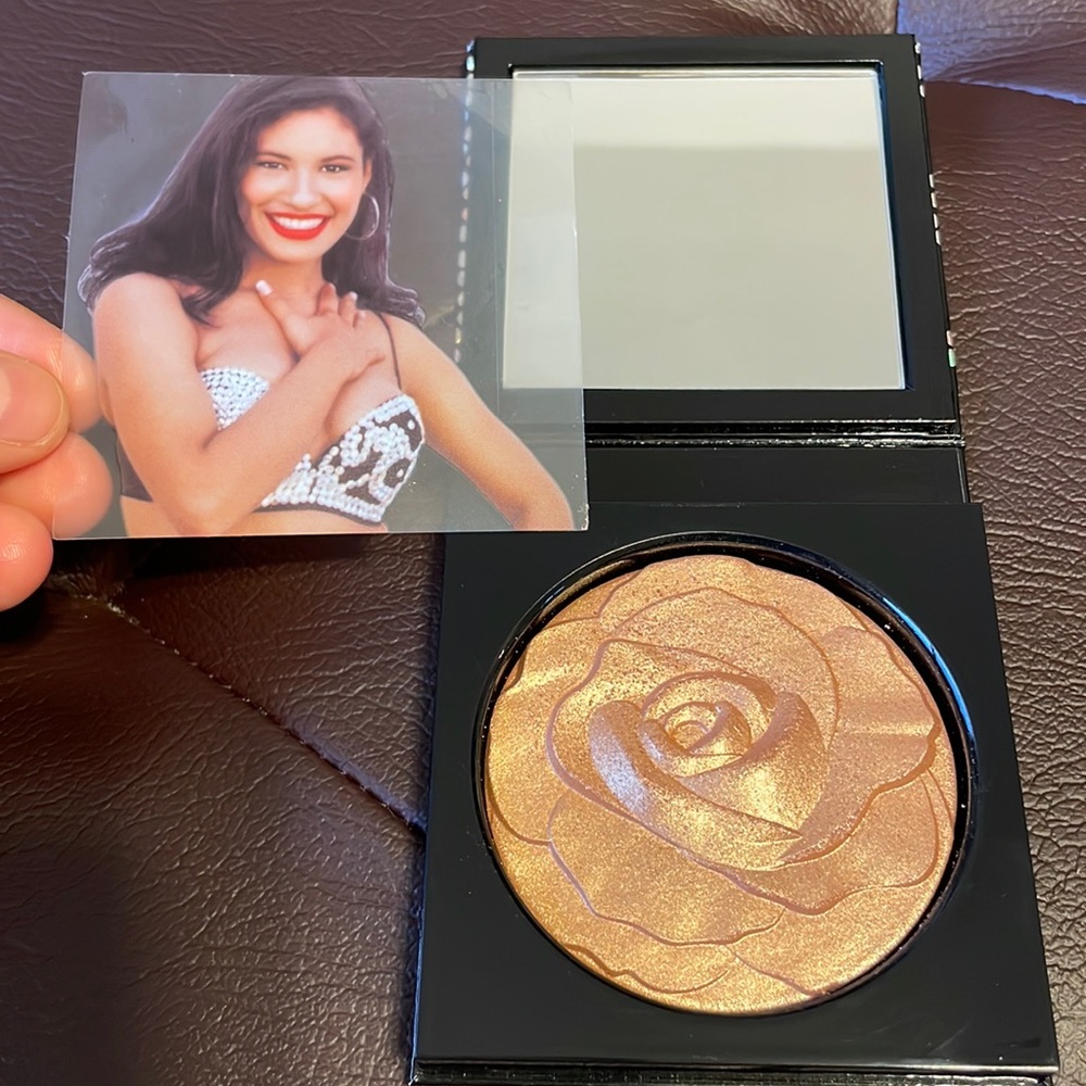 MAC limited Selena highlighter LA LEYENDA Extra Dimension Skinfinish la reina